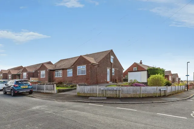 Cranbourne Drive, Chorley, Lancashire, PR6, photo 1