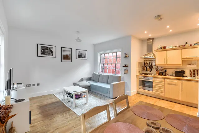 Lee High Road, SE12, photo 1