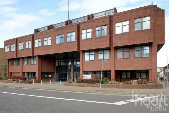 Flowers Way, Luton, LU1, photo 1
