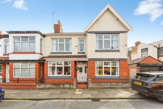 Kingsdale Avenue, Birkenhead, CH42, photo 1