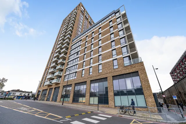 Flat 116, Duncombe House, 15 Victory Parade, London, photo 1