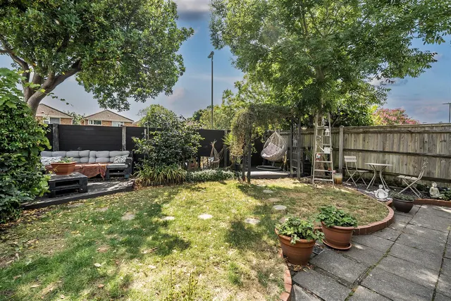 Photo 3 — Hollam Crescent, Fareham