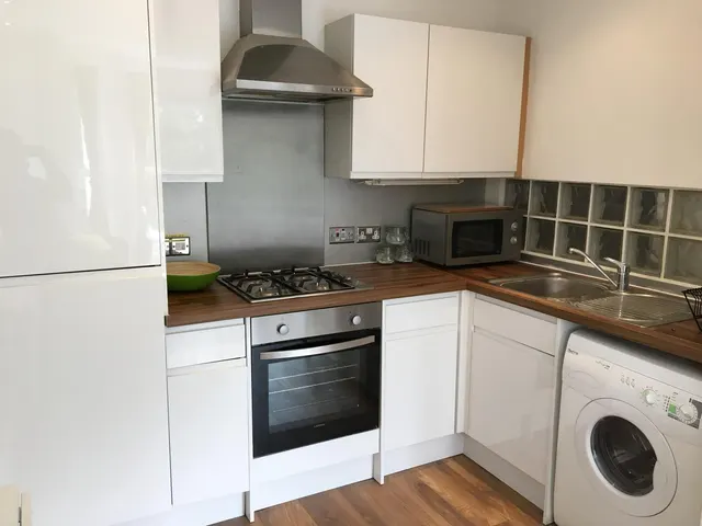 Eastern Villas Road, PO4, photo 3