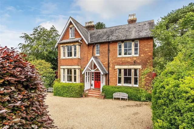 Doods Way, Reigate, RH2, photo 1