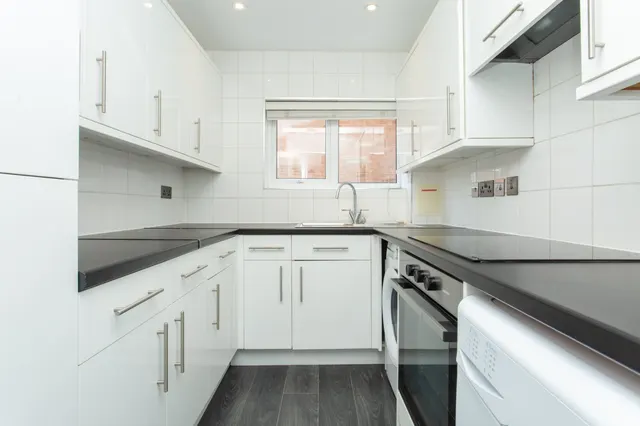 Westgate Close, Canterbury, CT2, photo 2