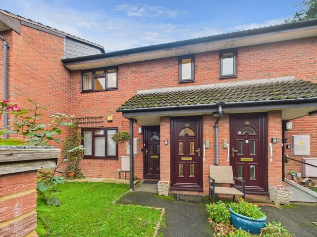 Kimberley Close, Langley, photo 1