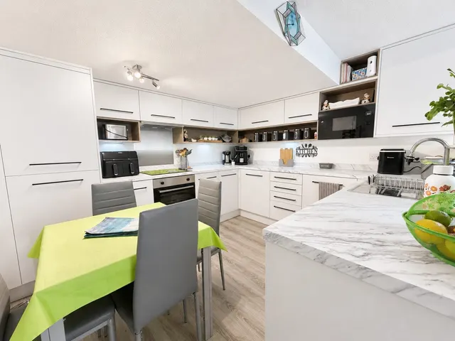 Lucas Place, Woughton On The Green, MK6, photo 3