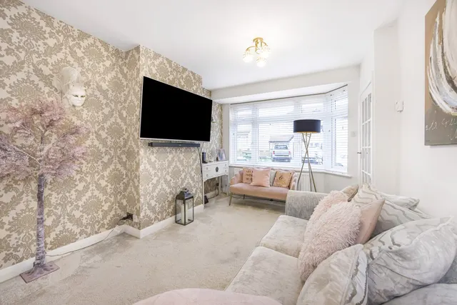 Photo 3 — Cowper Close, South Welling