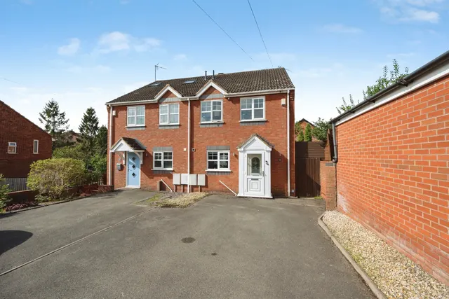 Ash Grove, Dudley, photo 1