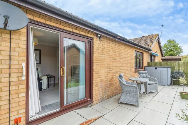 Photo 3 — Bryony Place, Conniburrow, Milton Keynes, Buckinghamshire, MK14