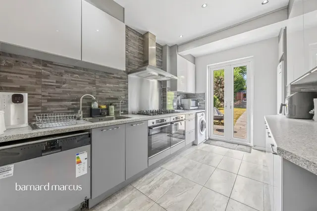 Upper Selsdon Road, South Croydon, CR2, photo 2