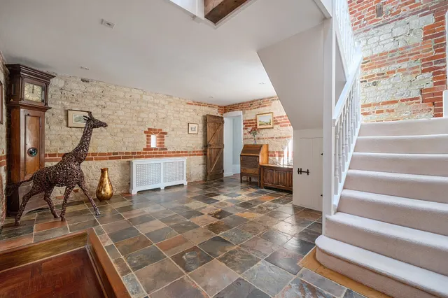 Photo 3 — Frith End, Nr Farnham, GU35