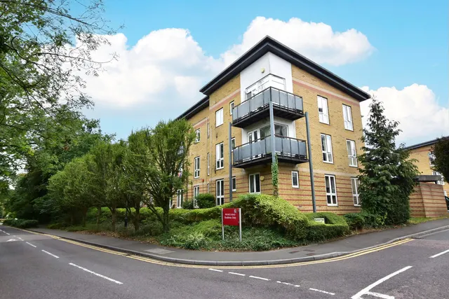 Chiltern Close, Watford, WD18, photo 1