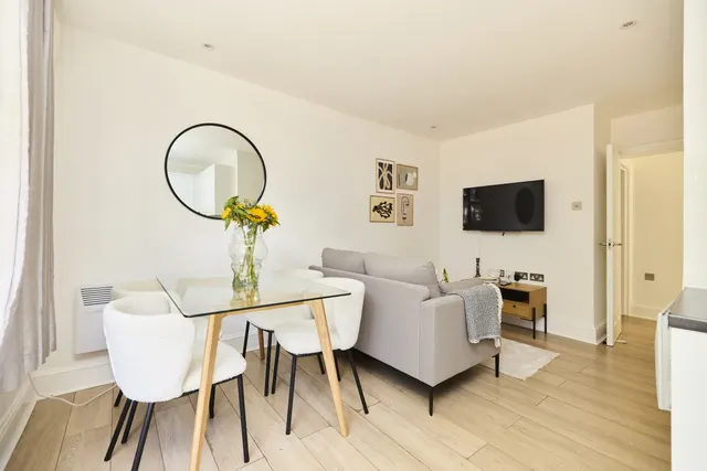 Leigham Court Road, London, SW16, photo 1