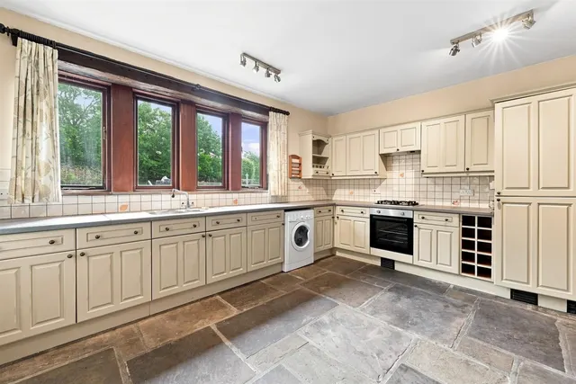 Ridge Hill Sutton, Macclesfield, SK11, photo 2
