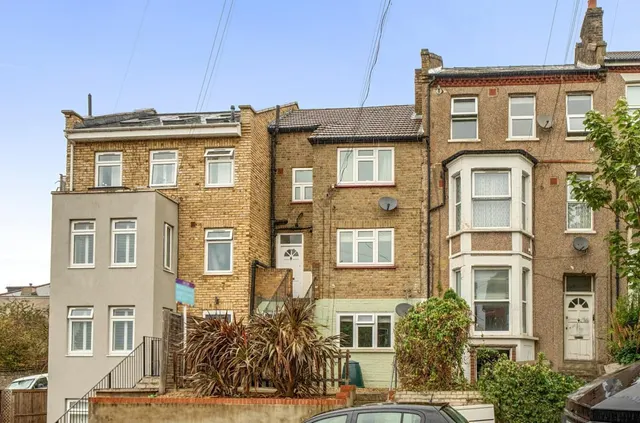 Blythe Hill, London, SE6, photo 3