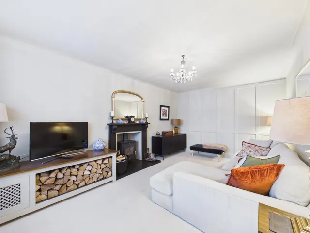 Photo 3 — Sapcote Road, Burbage, LE10