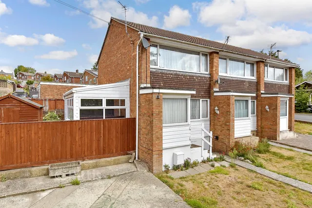 Vicarage Walk, Newport, PO30, photo 1