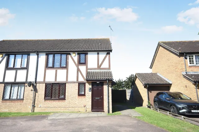 Bennison Drive, Harold Wood, Romford, photo 1