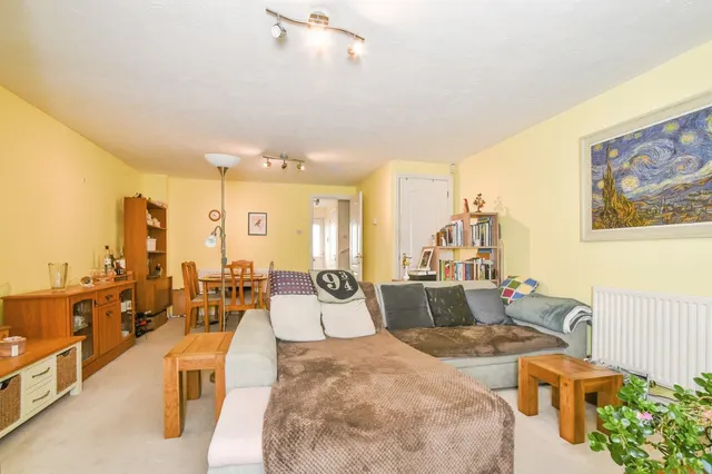 Century Close, Faringdon, SN7, photo 3