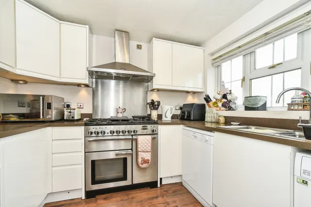 Century Close, Faringdon, SN7, photo 2