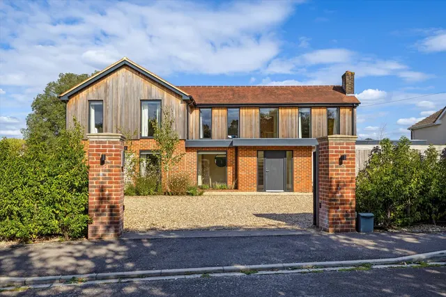 Queenwood Rise, Broughton, SO20, photo 1