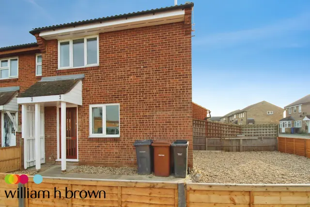 Kipling Avenue, Tilbury, photo 1