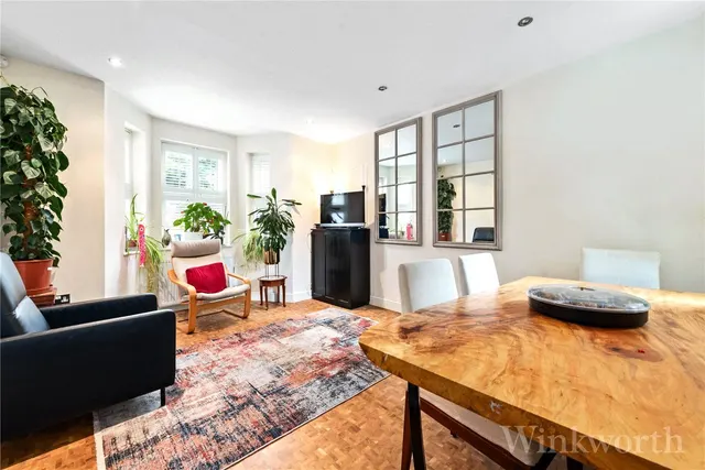 Holbeck Row, Southwark, SE15, photo 1