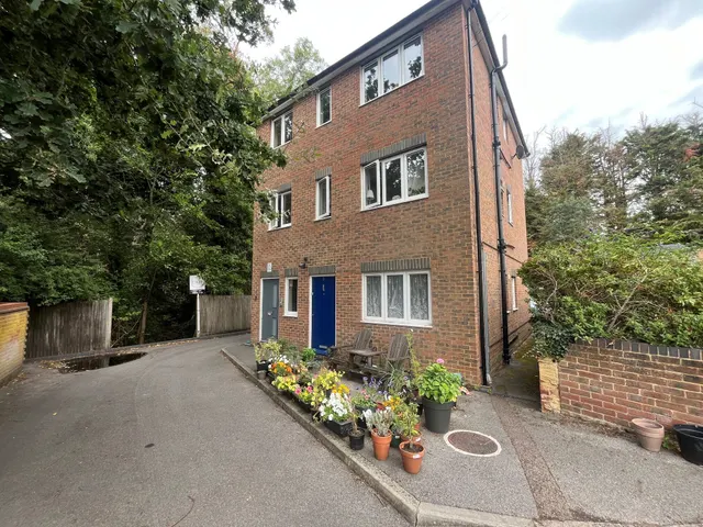 Romilly Drive, Watford, photo 1