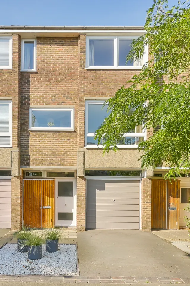 31 Deena Close, Queens Drive, London, photo 1