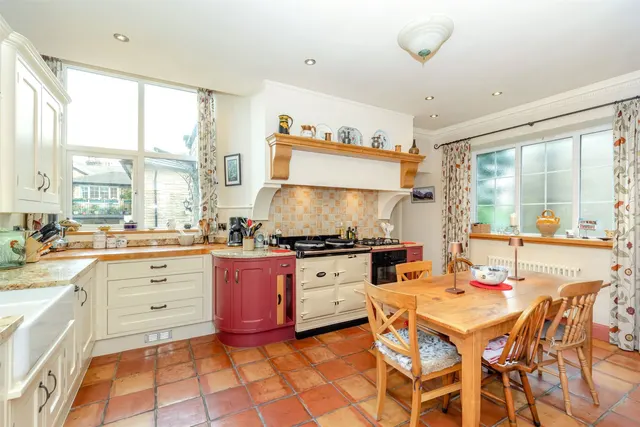 Photo 3 — York Place, Harrogate, North Yorkshire, HG1 5RH