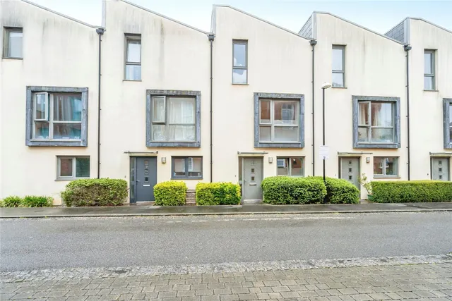 Longley Road, Chichester, PO19, photo 1