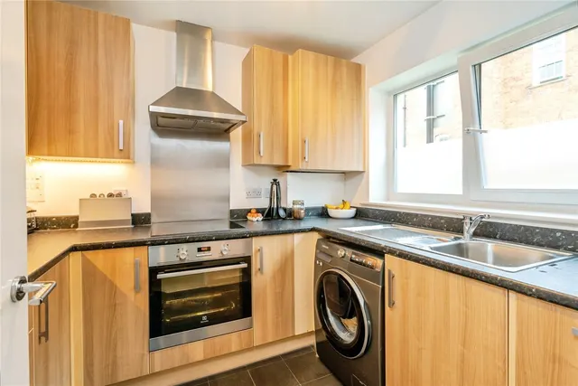 Longley Road, Chichester, PO19, photo 3