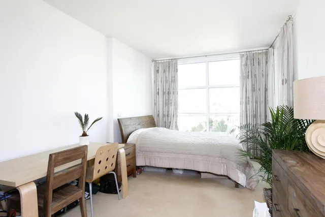 Photo 3 — Melliss Avenue Richmond TW9