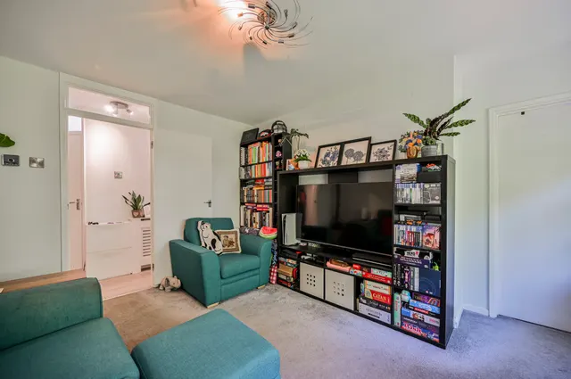 95 Forest View Road, London, photo 1