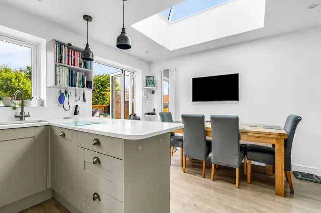 Photo 3 — Homefield Road, Ware, SG12 7NG