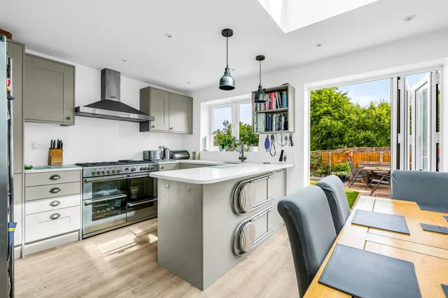 Photo 2 — Homefield Road, Ware, SG12 7NG