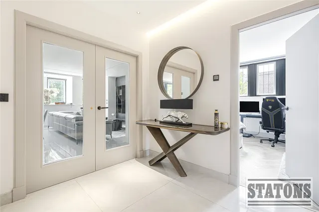 Photo 3 — Cockfosters Road, Hadley Wood, EN4 0JT