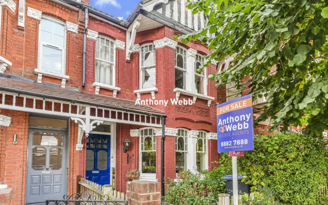 Lightcliffe Road, Palmers Green, N13, photo 1