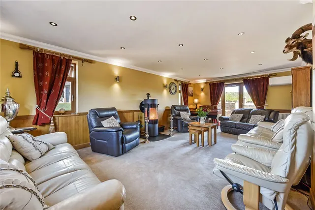 Stoke Charity Road, Kings Worthy, SO23, photo 2