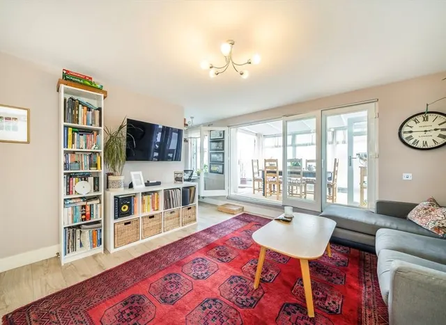 Devonport Road, Shepherds Bush, W12, photo 2