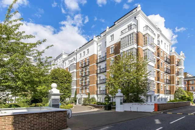 Photo 2 — Oak Lodge, Kensington Green, W8 5UL