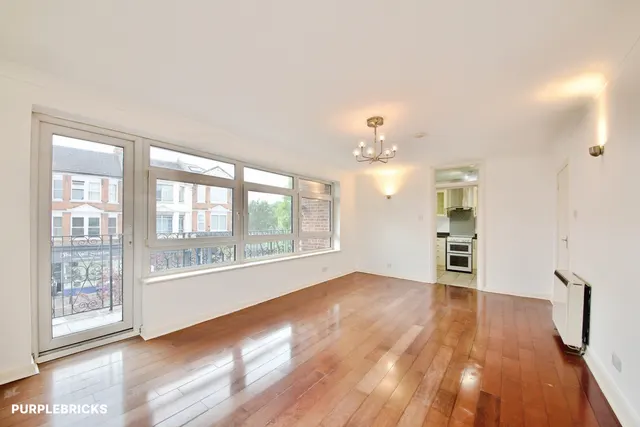 Station Road, London, N21, photo 2