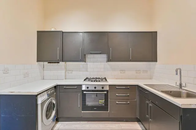 Photo 2 — Congleton Grove, SE18