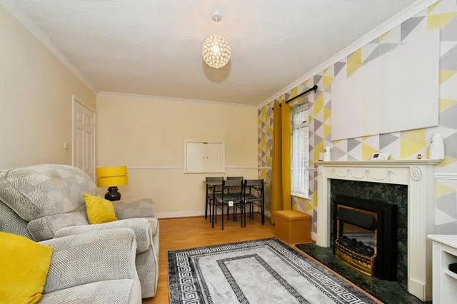 Kimmeridge Close, Swindon, SN3, photo 3