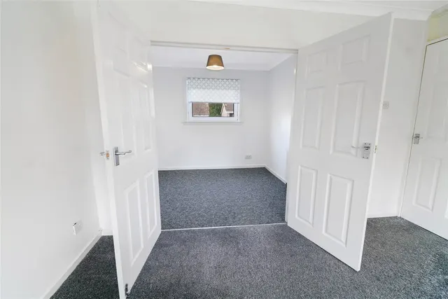 Photo 2 — North Berwick Crescent, Greenhills, East Kilbride, South Lanarkshire, G75