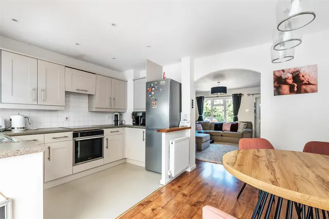 Bakers Way, Capel, RH5, photo 2