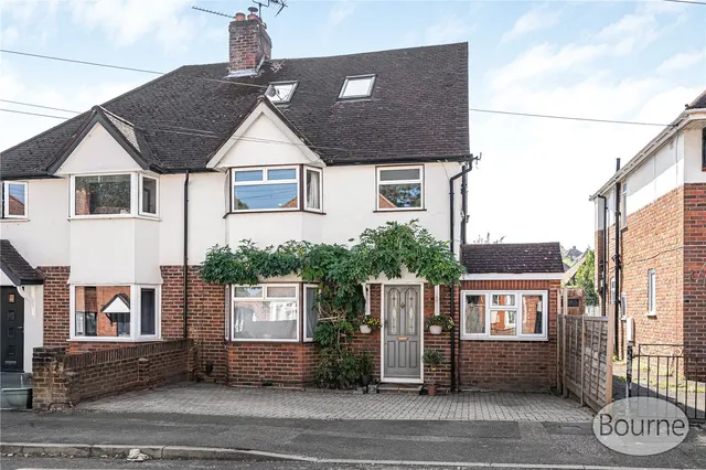 Hillview Crescent, Guildford, GU2, photo 1