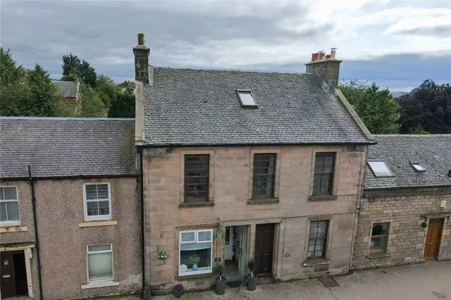2 bedroom flat — Main Street, Carnwath, South Lanarkshire, ML11