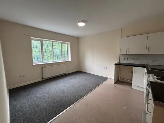Tettenhall Road, WV1, photo 2